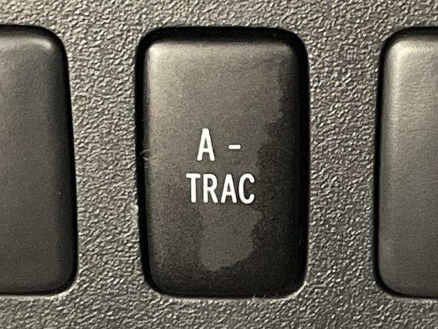 ＦＪクルーザー ファイナルエディション　ナビ　バックカメラ　コーナーセンサー　フロントデアイサー　革巻きステアリング　ステアリングスイッチ　ヘッドライトレベライザー　クルーズコントロール　ＥＴＣ　背面タイヤ　社外ＬＥＤ　フォグ　社外マフラー（19枚目）