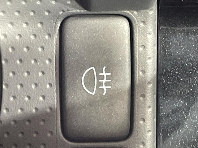 ＦＪクルーザー ファイナルエディション　ナビ　バックカメラ　コーナーセンサー　フロントデアイサー　革巻きステアリング　ステアリングスイッチ　ヘッドライトレベライザー　クルーズコントロール　ＥＴＣ　背面タイヤ　社外ＬＥＤ　フォグ　社外マフラー（21枚目）