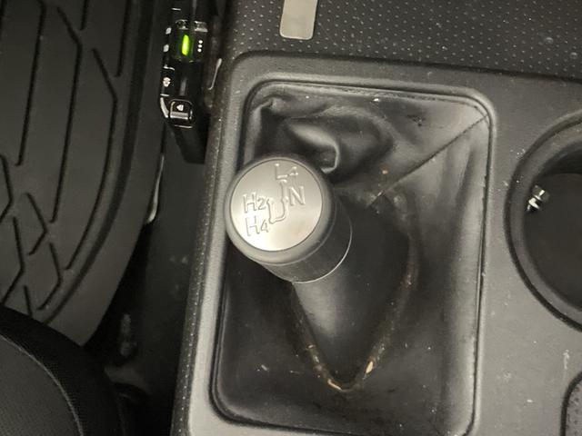 ＦＪクルーザー ファイナルエディション　ナビ　バックカメラ　コーナーセンサー　フロントデアイサー　革巻きステアリング　ステアリングスイッチ　ヘッドライトレベライザー　クルーズコントロール　ＥＴＣ　背面タイヤ　社外ＬＥＤ　フォグ　社外マフラー（27枚目）