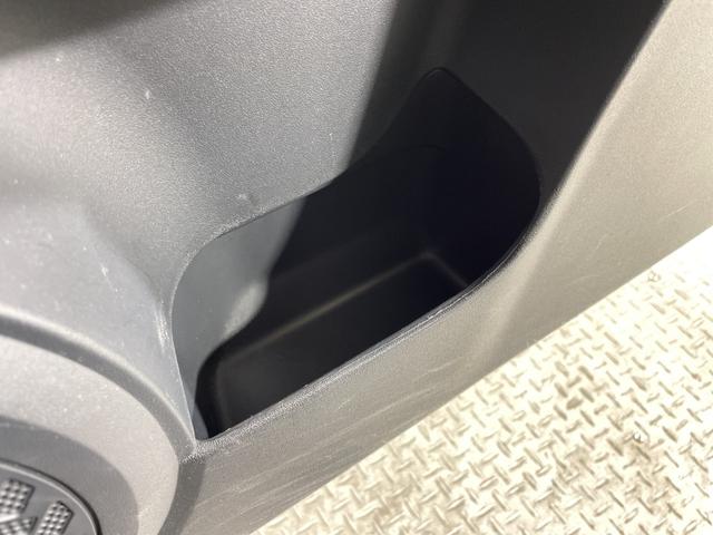 ＦＪクルーザー ファイナルエディション　ナビ　バックカメラ　コーナーセンサー　フロントデアイサー　革巻きステアリング　ステアリングスイッチ　ヘッドライトレベライザー　クルーズコントロール　ＥＴＣ　背面タイヤ　社外ＬＥＤ　フォグ　社外マフラー（34枚目）