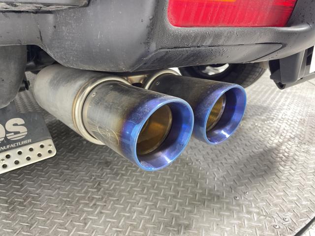 ＦＪクルーザー ファイナルエディション　ナビ　バックカメラ　コーナーセンサー　フロントデアイサー　革巻きステアリング　ステアリングスイッチ　ヘッドライトレベライザー　クルーズコントロール　ＥＴＣ　背面タイヤ　社外ＬＥＤ　フォグ　社外マフラー（72枚目）
