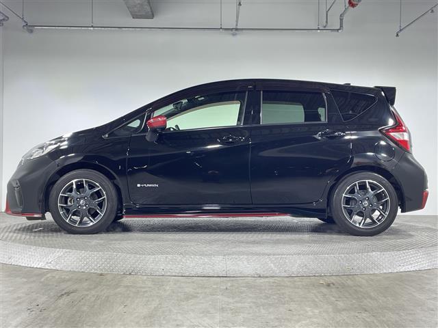 ノート ｅ－パワー　ニスモ　９インチナビ　全方位カメラ　衝突軽減　車線逸脱警報　レーダークルーズコントロール　前席専用シート　ＥＴＣ　ＬＥＤヘッドライト　前後ドライブレコーダー　フロアマット　インテリジェントルームミラー（33枚目）