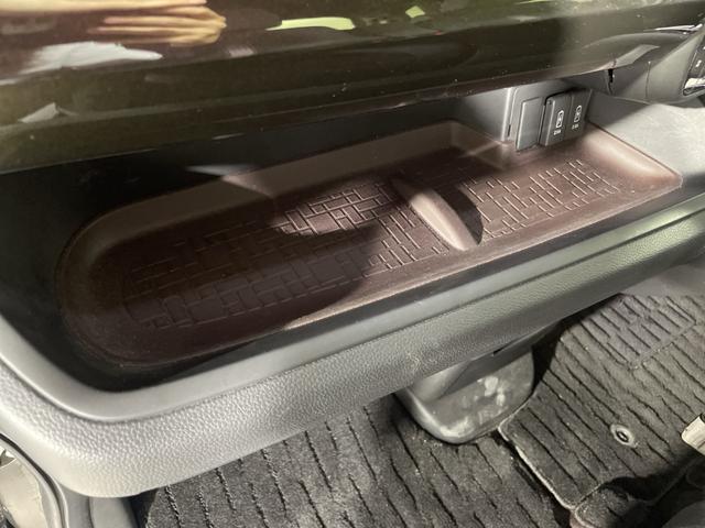 N-BOXカスタム G・Lホンダセンシング 純正8型ナビ TV BT バックカメラ 電動スライドドア 衝突軽減ブレーキ 車線逸脱警報 レーダークルコン 革巻きステアリング ステアリングスイッチ ETC LEDヘッドライト フォグランプ 純アルミ(44枚目)