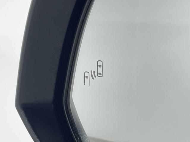 ヴェルファイア ２．５　ゴールデンアイズＩＩ　純正９型ＤＡ　純正１２．１型フリップダウンＭ　Ｂカメラ　両側電動　ＴＳＳ　ＢＳＭ　デジタルインナーミラー　ＰＢＤ　３眼ＬＥＤヘッドランプ　半革シート　革巻ステアリング　スマートキー　プッシュスタート（8枚目）