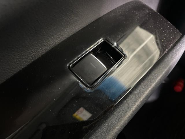 ヴェルファイア ２．５　ゴールデンアイズＩＩ　純正９型ＤＡ　純正１２．１型フリップダウンＭ　Ｂカメラ　両側電動　ＴＳＳ　ＢＳＭ　デジタルインナーミラー　ＰＢＤ　３眼ＬＥＤヘッドランプ　半革シート　革巻ステアリング　スマートキー　プッシュスタート（54枚目）