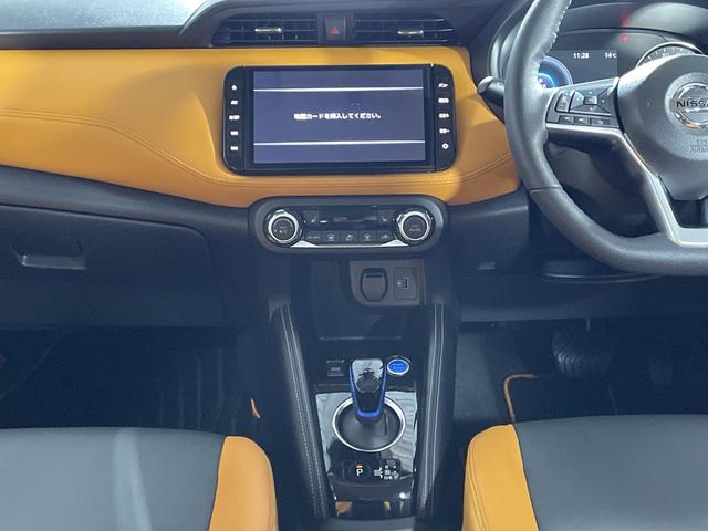 キックス Ｘ　ツートーンインテリアエディション　純正９型ナビ　アラウンドビューＭ　セーフティＡ　ＰｒｏＰＩＬＯＴ　Ｄルームミラー　２トーンカラー　ＬＥＤ　ルーフレール　電動ＰＢ／オートＢＨ　ステアリングＨ　合皮シート　前シートＨ　ＥＴＣ２．０（12枚目）
