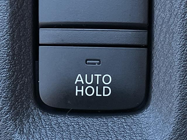 キックス Ｘ　ツートーンインテリアエディション　純正９型ナビ　アラウンドビューＭ　セーフティＡ　ＰｒｏＰＩＬＯＴ　Ｄルームミラー　２トーンカラー　ＬＥＤ　ルーフレール　電動ＰＢ／オートＢＨ　ステアリングＨ　合皮シート　前シートＨ　ＥＴＣ２．０（16枚目）