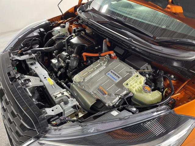 キックス Ｘ　ツートーンインテリアエディション　純正９型ナビ　アラウンドビューＭ　セーフティＡ　ＰｒｏＰＩＬＯＴ　Ｄルームミラー　２トーンカラー　ＬＥＤ　ルーフレール　電動ＰＢ／オートＢＨ　ステアリングＨ　合皮シート　前シートＨ　ＥＴＣ２．０（77枚目）