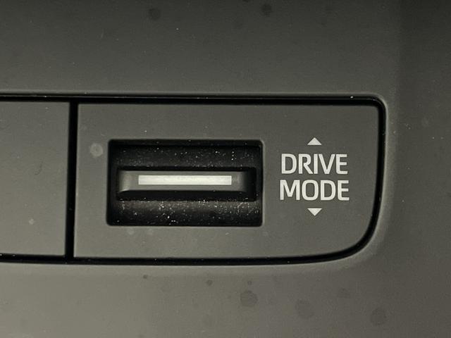 【ドライブモード】例えば、ＥＣＯモード・スポーツモード・スノーモード・ＥＶモード等、走行シーンやご状況に合わせて、好きな時に走行モードを切り換えられます！　※車種によってモードが異なります。