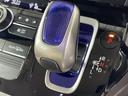 ハイブリッド・Ｇホンダセンシング　純正９型ナビ　純正後席モニター　ＴＶ　Ｂｌｕｅｔｏｏｔｈ　バックカメラ　両側電動スライドドア　衝突軽減ブレーキ　レーンキープアシスト　レーダークルーズコントロール　ＬＥＤヘッドランプ　革巻ステア（21枚目）