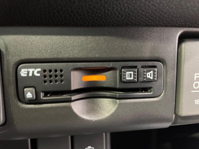 【ＥＴＣ】高速道路の料金所をストレスなく通過！話題のスポットやサービスエリアに多い「スマートＩＣ」利用時は必須のアイテムです。当店でセットアップを実施、ご納車当日からすぐにご利用いただけます！
