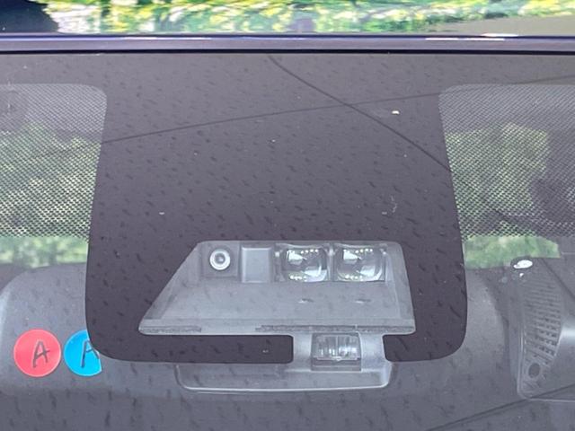 【トヨタセーフティセンス】走行中に前方の車両等を認識し、衝突しそうな時は警報とブレーキで衝突回避と被害軽減をアシスト。より安全にドライブをお楽しみいただけます。