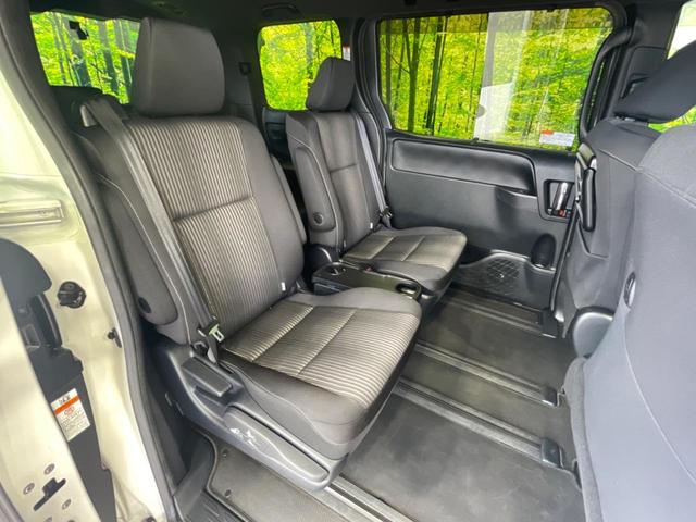 ヴォクシー ハイブリッドＺＳ　煌ＩＩ　１年保証　禁煙車　ＢＩＧ－Ｘ１１インチナビ　フリップダウンモニター　衝突軽減装置　両側電動スライドドア　バックカメラ　クルーズコントロール　ＬＥＤヘッドライト　ドライブレコーダー　ＥＴＣ（10枚目）