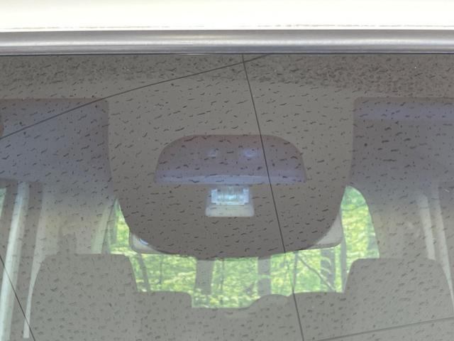 【シティブレーキアクティブシステム】低速走行中に前方の車両等を認識し、衝突しそうな時は警報とブレーキで衝突回避と被害軽減をアシスト。より安全にドライブをお楽しみいただけます。