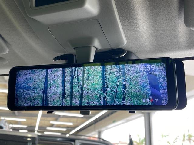 【デジタルインナーミラー】後席の大きな荷物や同乗者で後方が確認しづらい時でも安心！カメラが撮影した車両後方の映像をルームミラー内に表示。クリアな視界で状況の確認が可能です！
