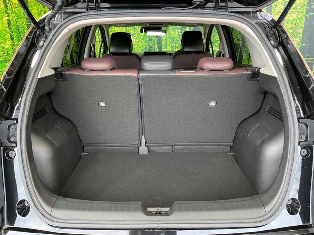 普段のお買い物や通勤、送迎等に十分な荷室スペースを確保しております。セカンドシートを倒すと、大きな荷物の積載も可能です♪