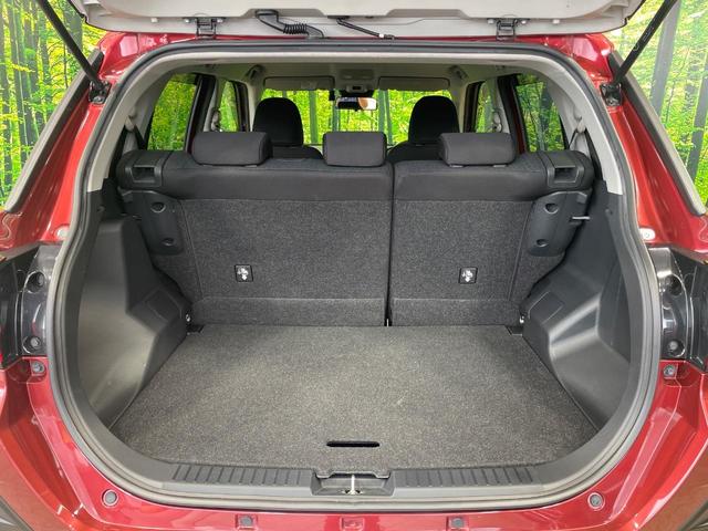 普段のお買い物や通勤、送迎等に十分な荷室スペースを確保しております。セカンドシートを倒すと、大きな荷物の積載も可能です♪