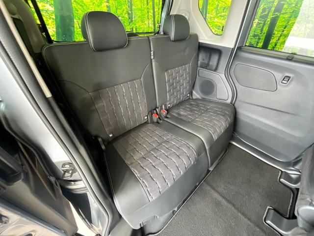 後部座席も気になるようなキズ・汚れやへたり等、大きなダメージはなく、良好な状態です。