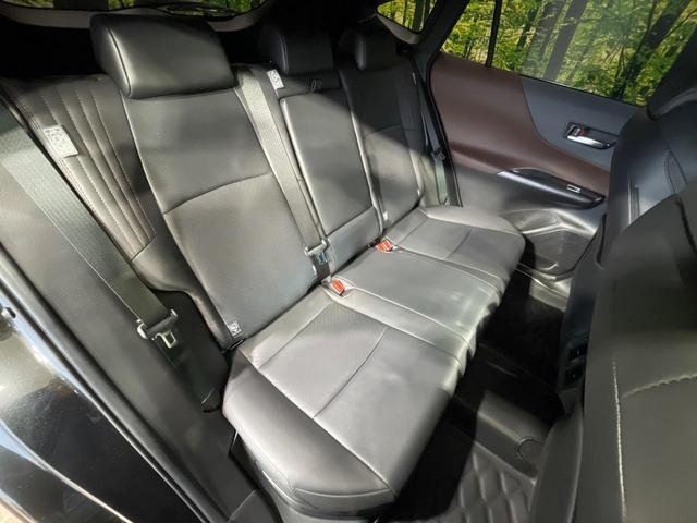 後部座席も気になるようなキズ・汚れやへたり等、大きなダメージはなく、良好な状態です。