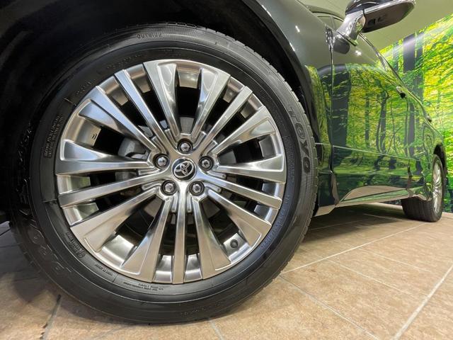 【純正19インチアルミホイール】外観にマッチした純正アルミホイールを装着しております。各種社外アルミホイールや、スタッドレスタイヤも取扱いしております。是非ご相談ください♪