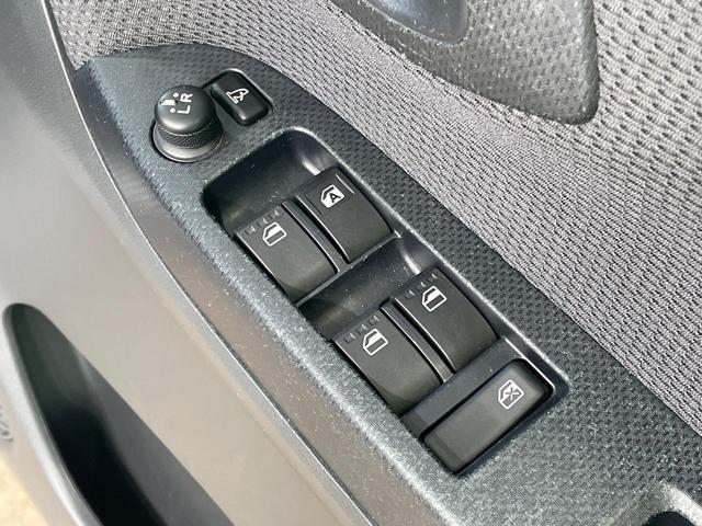 ステラ L スマートアシスト 1年保証付 禁煙車 衝突軽減システム SDナビ Bluetooth再生 ワンセグTV CD/DVD再生 車線逸脱警報 ドアバイザー 横滑り防止装置 プライバシーガラス バニティーミラー(30枚目)