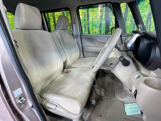 運転席シート廻りは使用感も少なく、良好な状態となっています。丁寧に使われていたことがよくわかりますね。