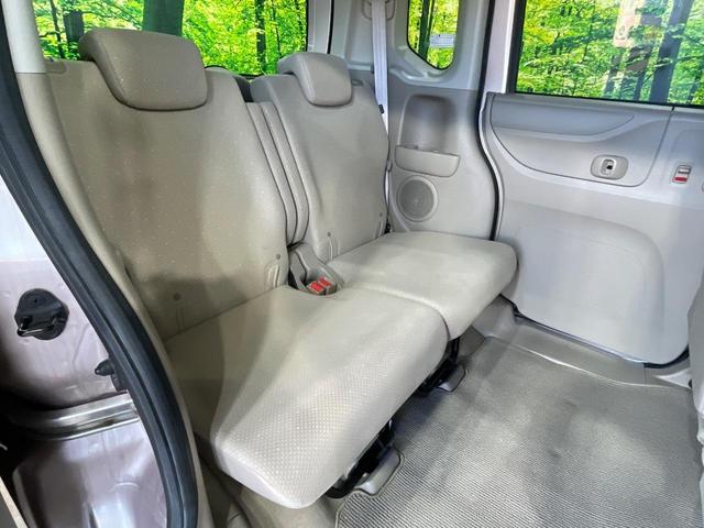 後部座席も気になるようなキズ・汚れやへたり等、大きなダメージはなく、良好な状態です。