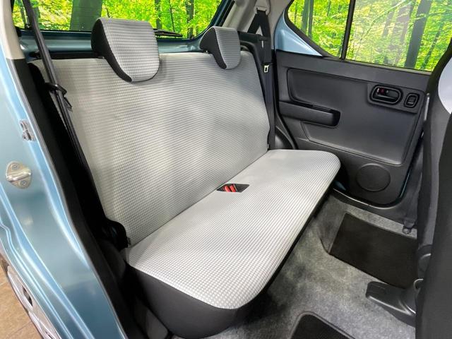 後部座席も気になるようなキズ・汚れやへたり等、大きなダメージはなく、良好な状態です。