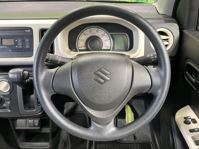 インテリアに合わせたデザインのステアリングは、運転される方のことも考え、運転しやすい形状、大きさです。是非一度、実際に触ってお確かめください。