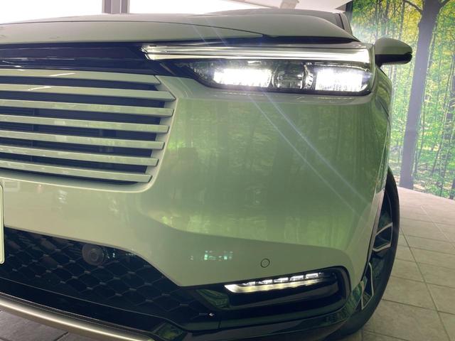 【HIDヘッドライト】非常に明るく前方を照らしてくれるので、悪天候や夜間の走行時も視界良好で安心してお乗りいただけます。