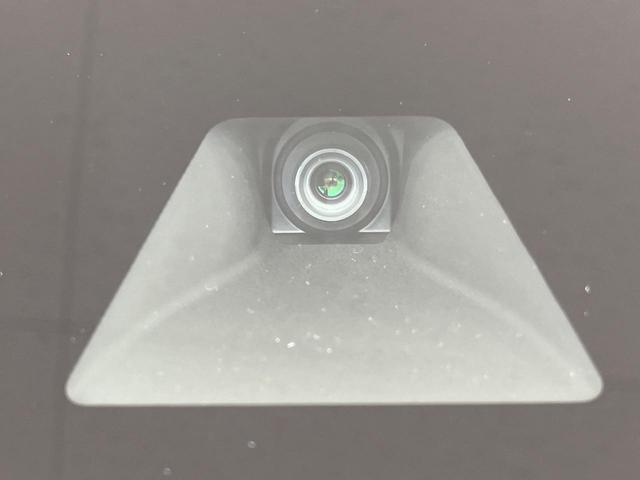 【インテリジェントエマージェンシーブレーキ】フロントカメラで前方の車両や歩行者を検知。衝突しそうな時は衝突被害軽減ブレーキが作動、衝突回避をサポート。より安全にドライブをお楽しみいただけます。