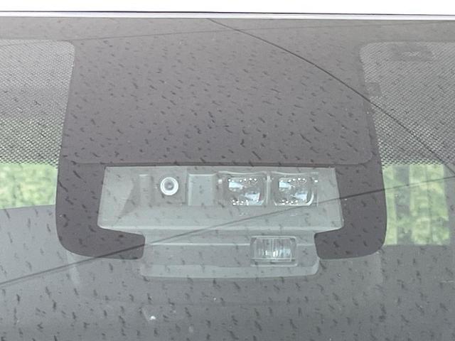 【ドライブレコーダー】安心・安全なカーライフに必須のドライブレコーダーを装備！走行中はもちろん、あおり運転や事故に遭遇した際の状況も映像で記録し、万一のリスクに備えます。