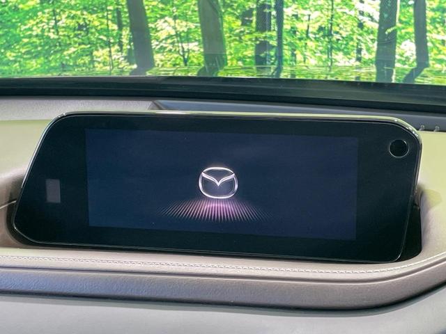 【メーカー純正ナビ】インテリアに溶け込むスタイリッシュな「専用設計」メーカーナビを装備♪視認性や操作性など基本性能にも優れ、より上質なカーライフをお楽しみいただけます。