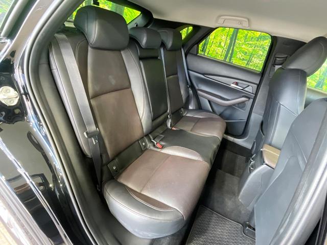 広々とした２列目シートは居住性が高く、居心地も快適！友達や家族とのお出かけにぴったりです。ベビーシートやチャイルドシート使用時も快適にお過ごしいただける十分な空間を確保しています。