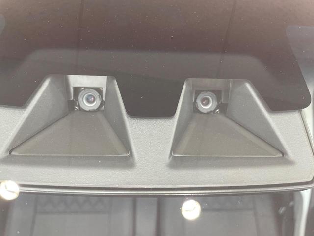 【スマートアシスト】走行中に前方の車両等を認識し、衝突しそうな時は警報とブレーキで衝突回避と被害軽減をアシスト。より安全にドライブをお楽しみいただけます。