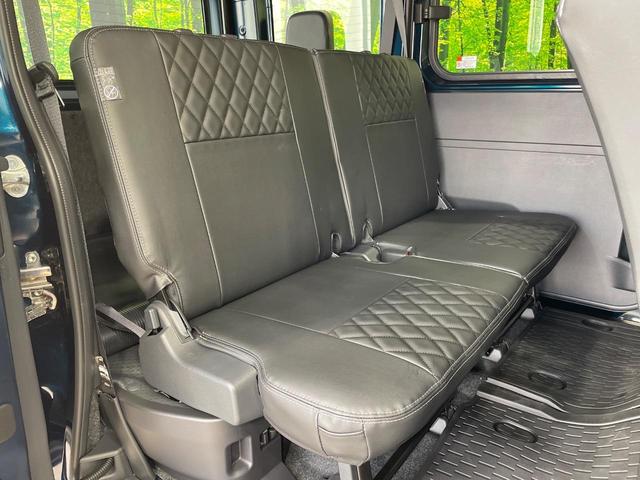 後部座席も気になるようなキズ・汚れやへたり等、大きなダメージはなく、良好な状態です。