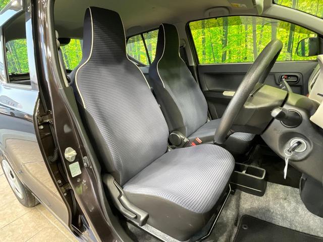 運転席シート廻りは使用感も少なく、良好な状態となっています。丁寧に使われていたことがよくわかりますね。