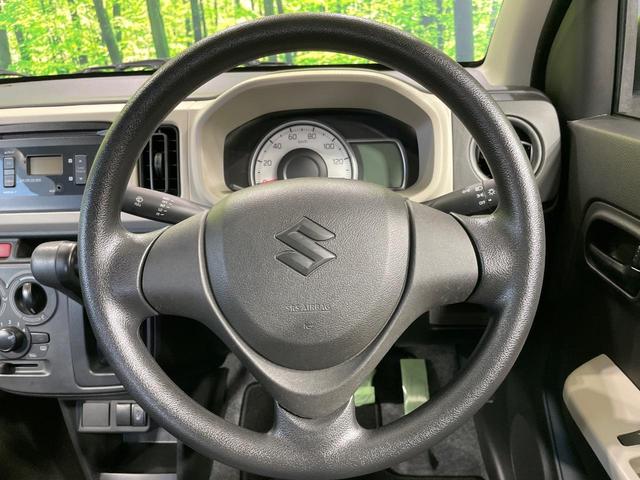 インテリアに合わせたデザインのステアリングは、運転される方のことも考え、運転しやすい形状、大きさです。是非一度、実際に触ってお確かめください。