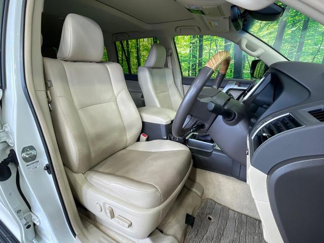 運転席シート廻りは使用感も少なく、良好な状態となっています。丁寧に使われていたことがよくわかりますね。