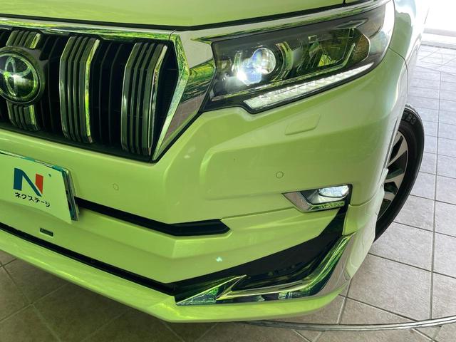 【ＬＥＤヘッドライト】悪天候や夜間走行時も良好な視界を確保し安心して運転できる高輝度ＬＥＤヘッドライトを装備！点灯速度が早く、消費電力も抑えられています。