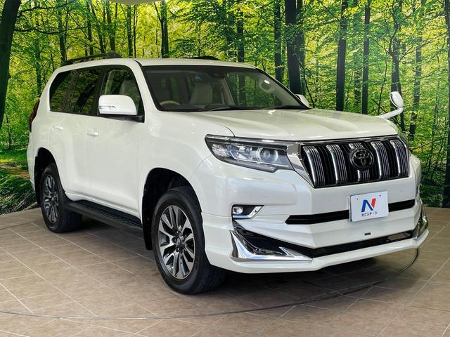 高透明度のガラス皮膜で撥水はもちろん、上質なツヤ・光沢を実現。紫外線や酸性雨から大切な愛車を保護し、色あせ・劣化を防止。「弾スプラッシュコート」、「弾プリミッサコート」からお選びいただけます。