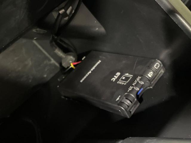 【ＥＴＣ】高速道路の料金所をストレスなく通過！話題のスポットやサービスエリアに多い「スマートＩＣ」利用時は必須のアイテムです。当店でセットアップを実施、ご納車当日からすぐにご利用いただけます！