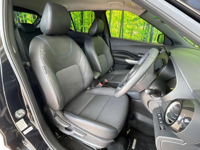 【ハーフレザーシート】高級感と座り心地を両立した人気のシート♪背面・座面のファブリック素材は、通気性の良さや滑りにくさに優れています。気温や服装に左右されず快適にお乗りいただけます。