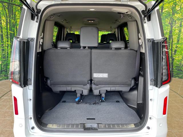 普段のお買い物や通勤、送迎等に十分な荷室スペースを確保しております。セカンドシートを倒すと、大きな荷物の積載も可能です♪