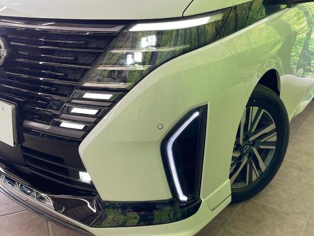 【ＬＥＤヘッドライト】悪天候や夜間走行時も良好な視界を確保し安心して運転できる高輝度ＬＥＤヘッドライトを装備！点灯速度が早く、消費電力も抑えられています。