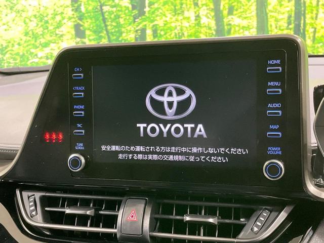 【純正ナビ】人気の純正ナビを装備しております。ナビの使いやすさはもちろん、オーディオ機能も充実！キャンプや旅行はもちろん、通勤や買い物など普段のドライブも楽しくなるはず♪