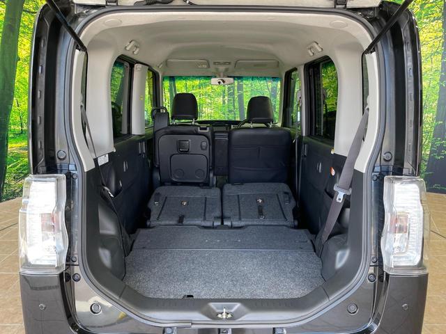 後席を格納すると、これだけの広さが！シーンに合わせたシートアレンジで、大きな荷物も積むことが出来ます♪