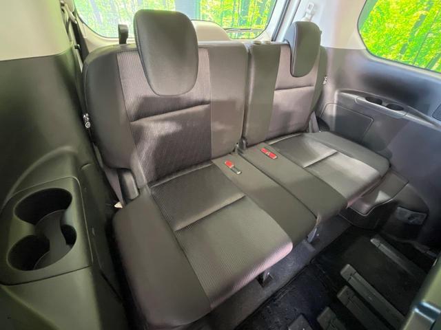 ３列目シートはもちろん状態良好☆大人でもゆったりと座って頂けますので、大人数でのお出かけもラクラクです♪ご家族で、気の知れた仲間で、ドライブに行くのが楽しみですね♪