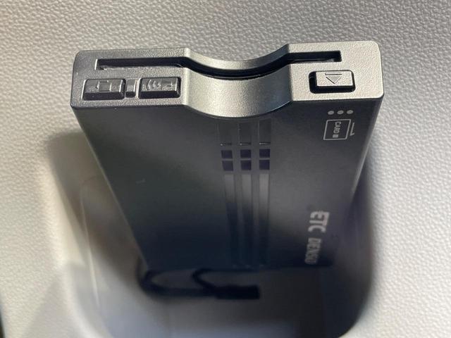 【ＥＴＣ】高速道路の料金所をストレスなく通過！話題のスポットやサービスエリアに多い「スマートＩＣ」利用時は必須のアイテムです。当店でセットアップを実施、ご納車当日からすぐにご利用いただけます！