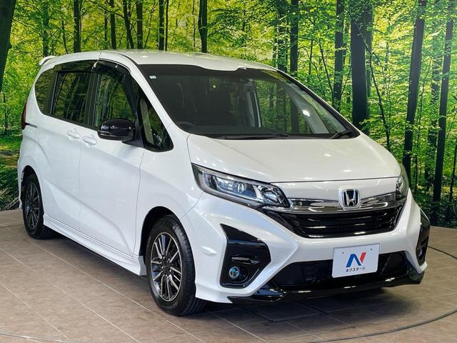 高透明度のガラス皮膜で撥水はもちろん、上質なツヤ・光沢を実現。紫外線や酸性雨から大切な愛車を保護し、色あせ・劣化を防止。「弾スプラッシュコート」、「弾プリミッサコート」からお選びいただけます。